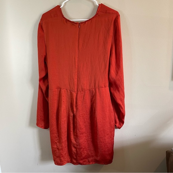 MISSGUIDED - Orange Silky Long Sleeve Paneled Dress - Size 12 - V Neck - NWT - Picture 2 of 8